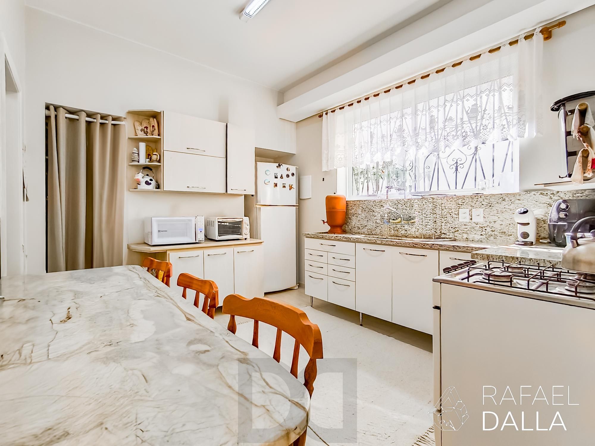 Casa com piscina e 5 vagas em frente ao Zaffari na Luiz Afonso — foto 10