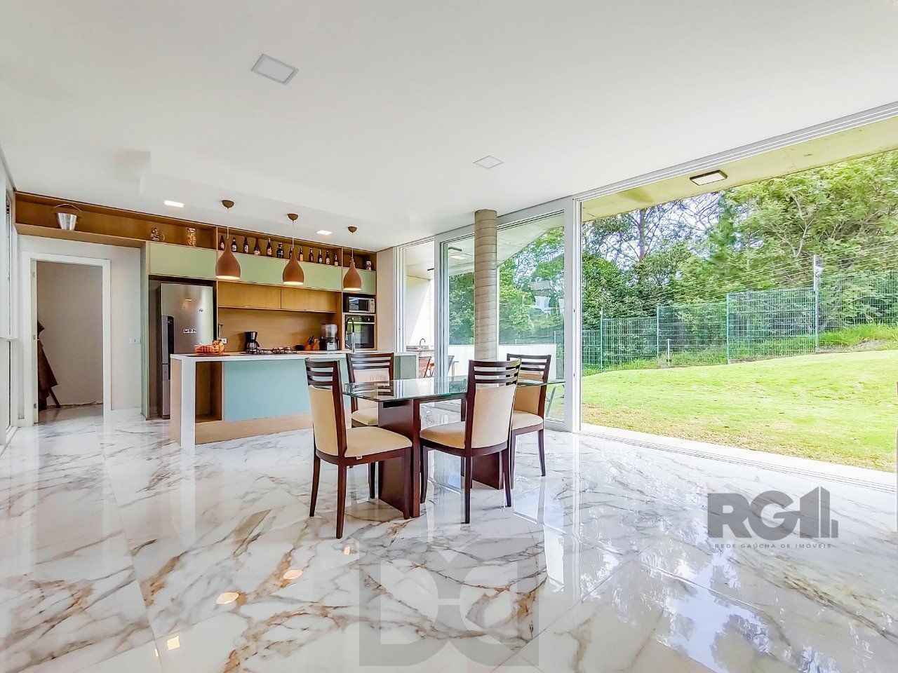 Casa com 284m² - em terreno de 566m² - Alphaville Porto Alegre — foto 8