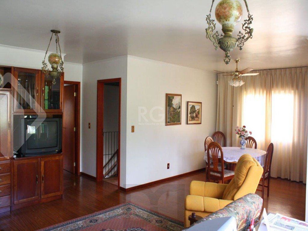 Casa para Venda - 246.24m², 5 dormitórios, sendo 1 suites, 4 vagas - Rubem Berta — foto 3
