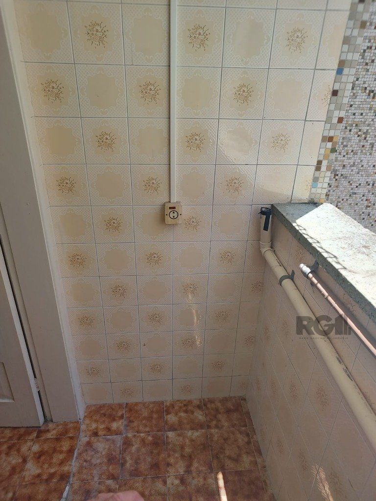 Apartamento 1Dormitório desocupado na Venâncio Aires piso parquêt ensolarado área de serviço ac financiamento FGTS — foto 6
