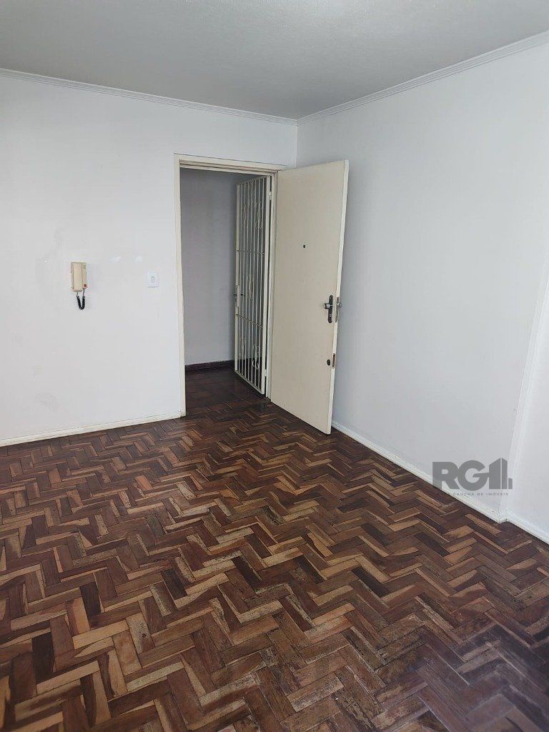 Apartamento 1Dormitório desocupado na Venâncio Aires piso parquêt ensolarado área de serviço ac financiamento FGTS — foto 4