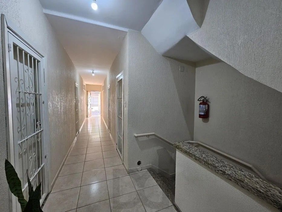 Apartamento de 02 quartos semimobiliado no Bairro Petropólis — foto 2