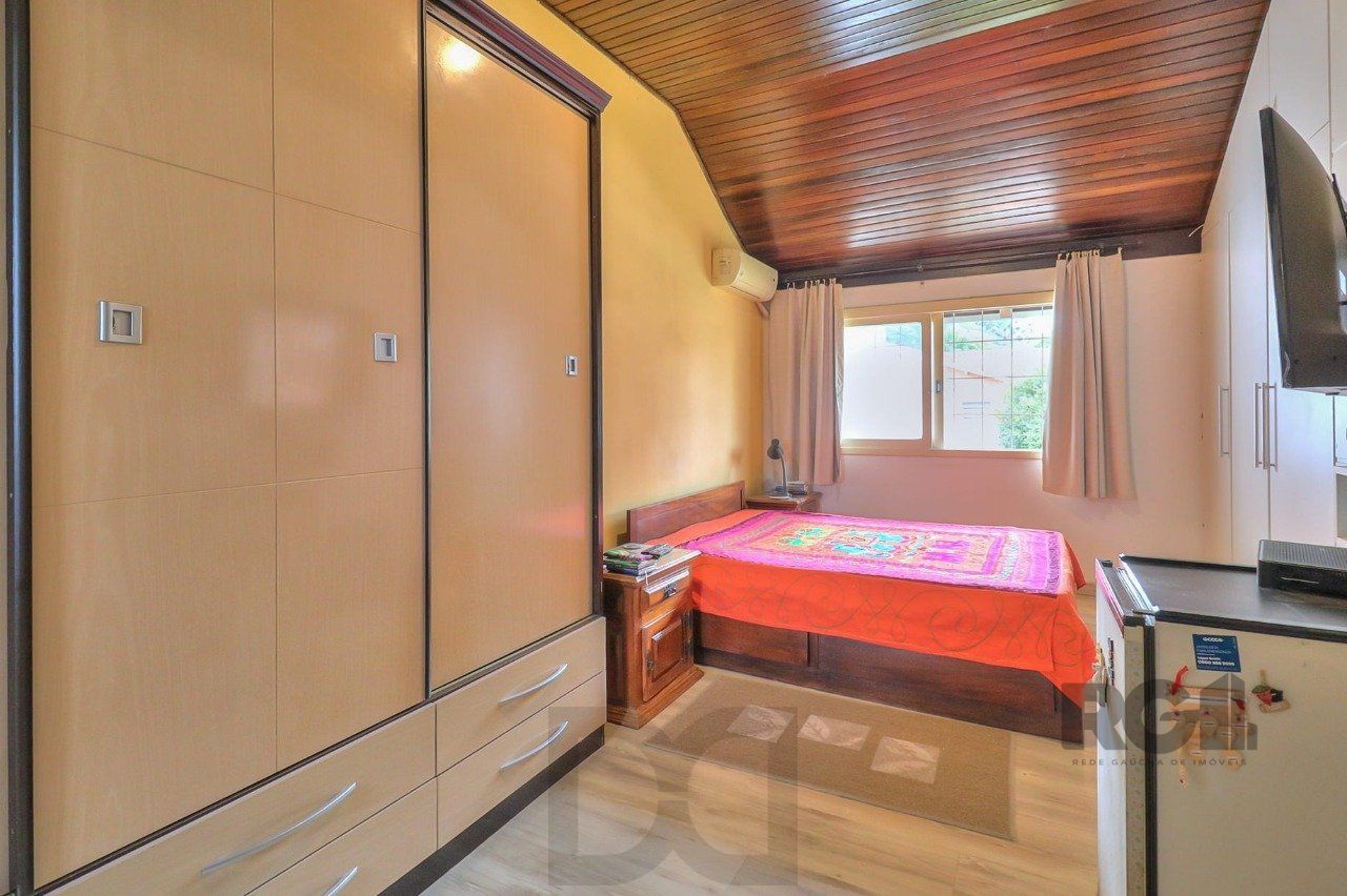 Casa a venda composta de 4 dormitórios no bairro Jardim Isabel em Porto Alegre — foto 20