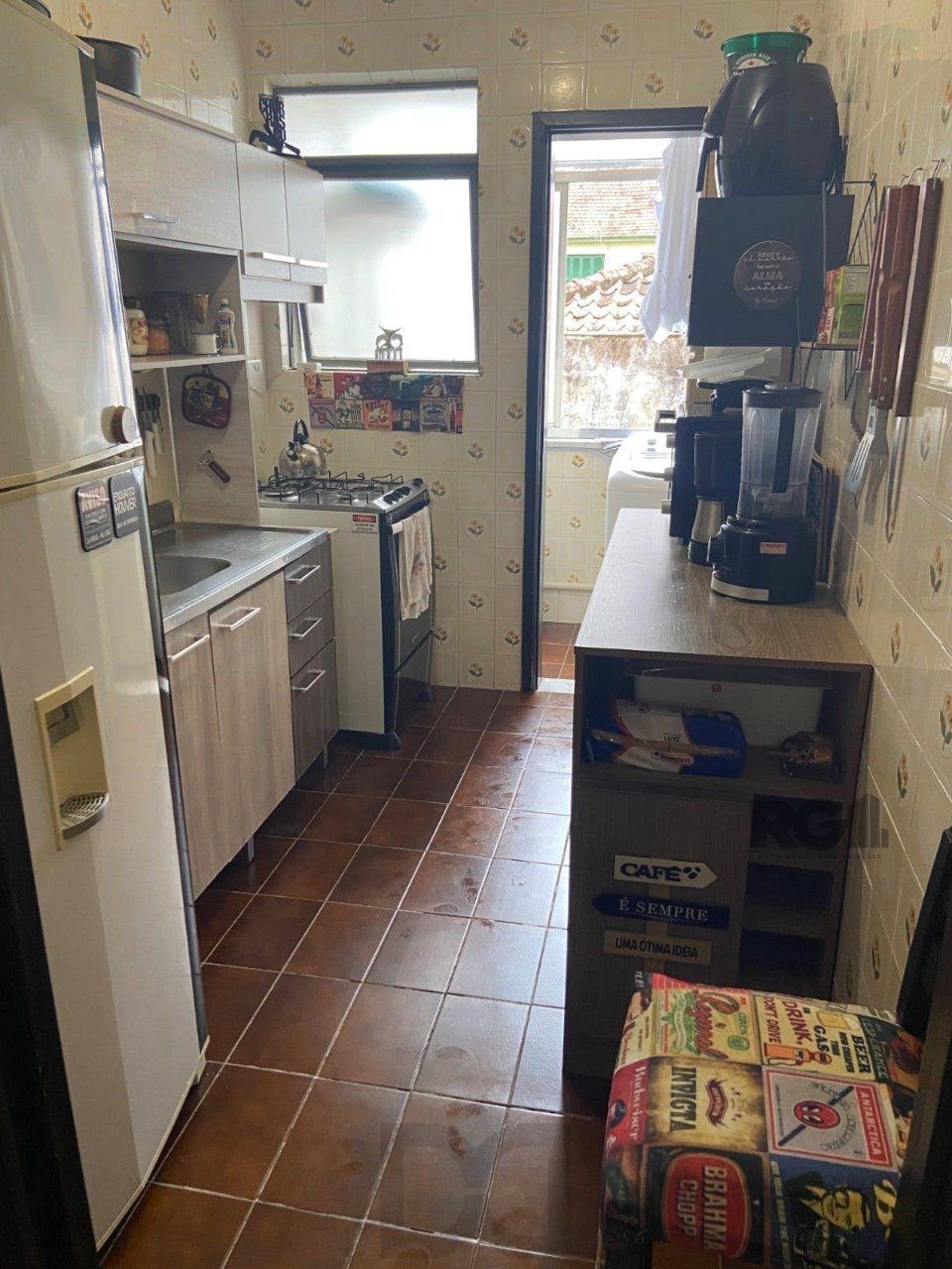 Apartamento de 2 dormitórios, sala, cozinha, banheiro, área de serviço com vaga de garagem escriturada e coberta — foto 6