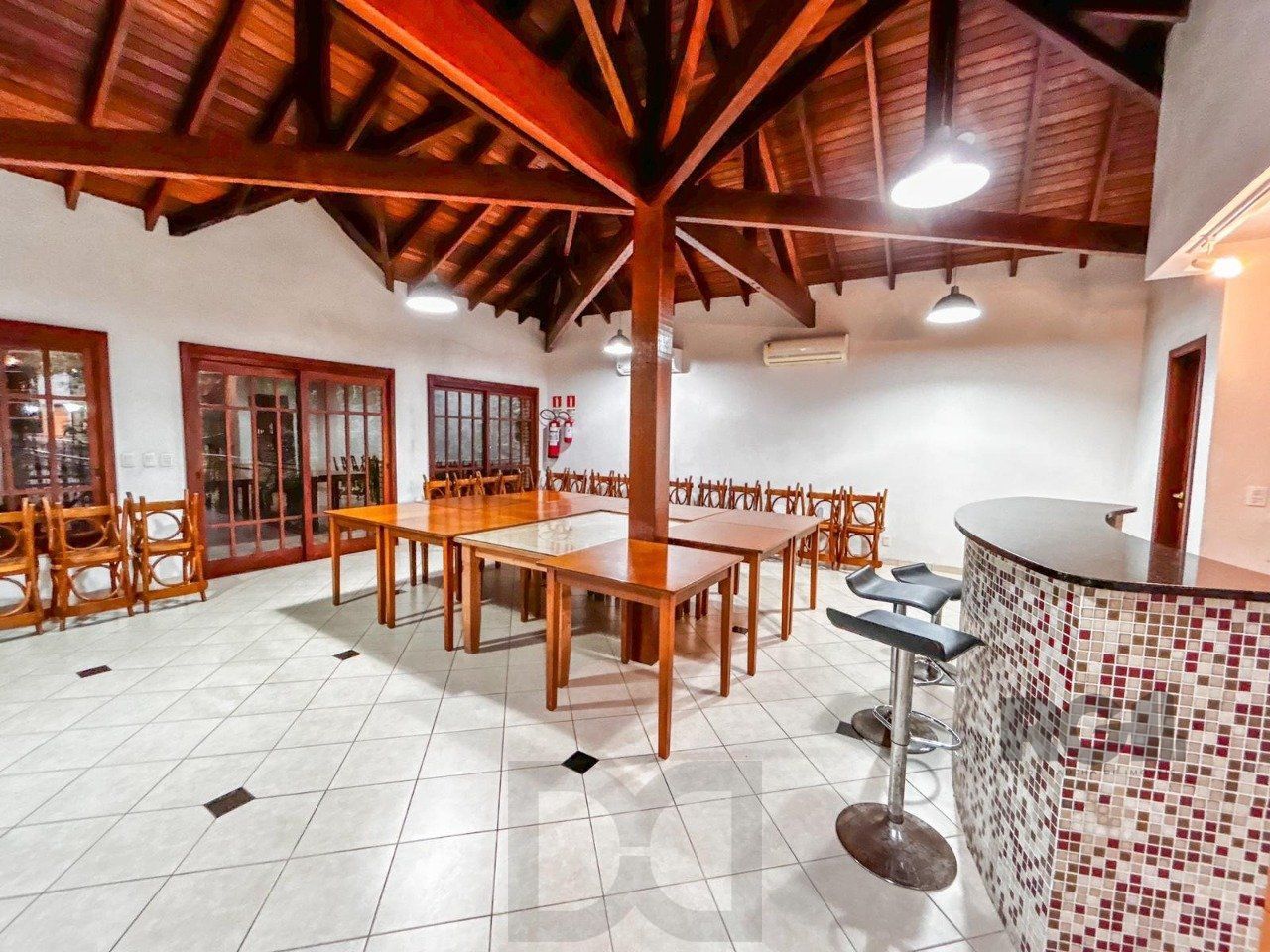 casa em condominio, com 1 suíte, 2 vagas, lareira, churrasqueira, infra completa — foto 42
