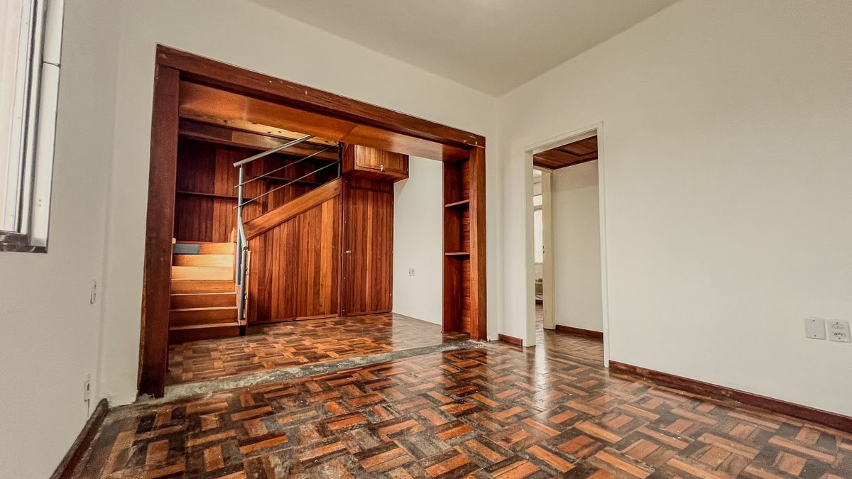 Apartamento com 02 quartos e 01 vaga, no Bairro Navegantes em Porto Alegre — foto 2