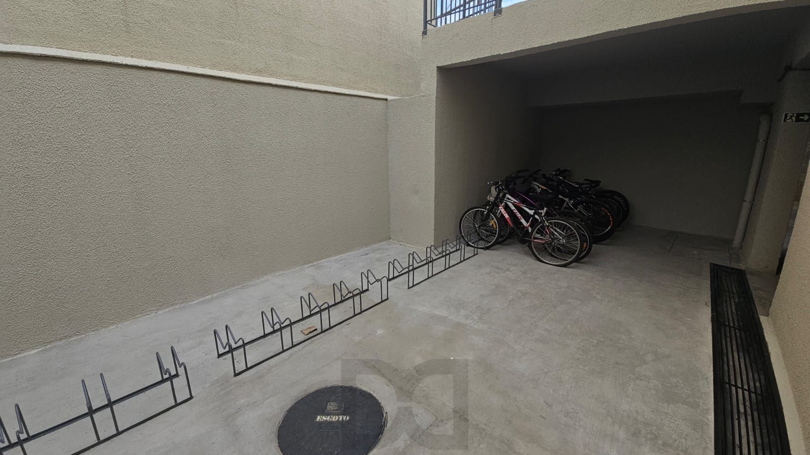 Apartamento 2 dormitórios , suíte , sacada com churrasqueira , 1 vaga de garagem coberta ! — foto 12
