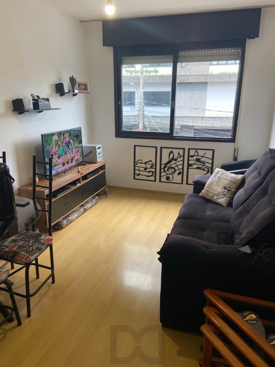 Apartamento de 2 dormitórios, sala, cozinha, banheiro, área de serviço com vaga de garagem escriturada e coberta — foto 4