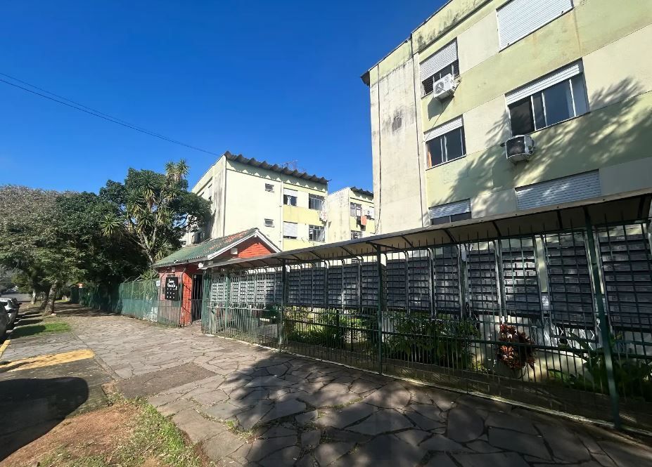 Apartamento com 3 dormitórios no bairro Vila Nova em Porto Alegre/RS — foto 1