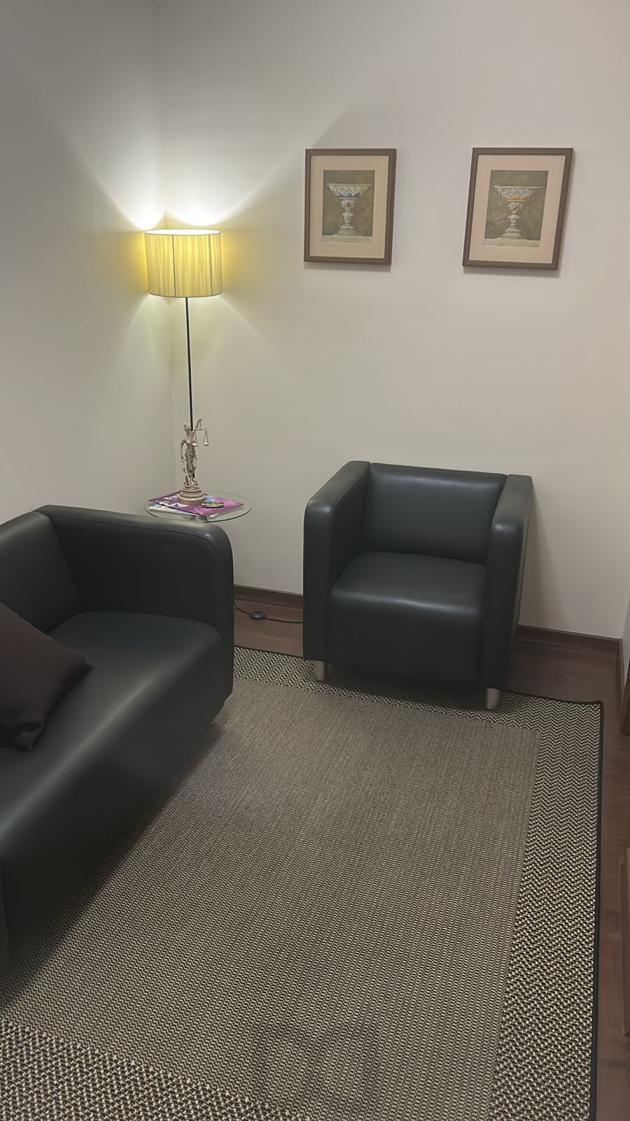 Sala com vaga coberta no bairro Petrópolis em Porto Alegre RS — foto 2