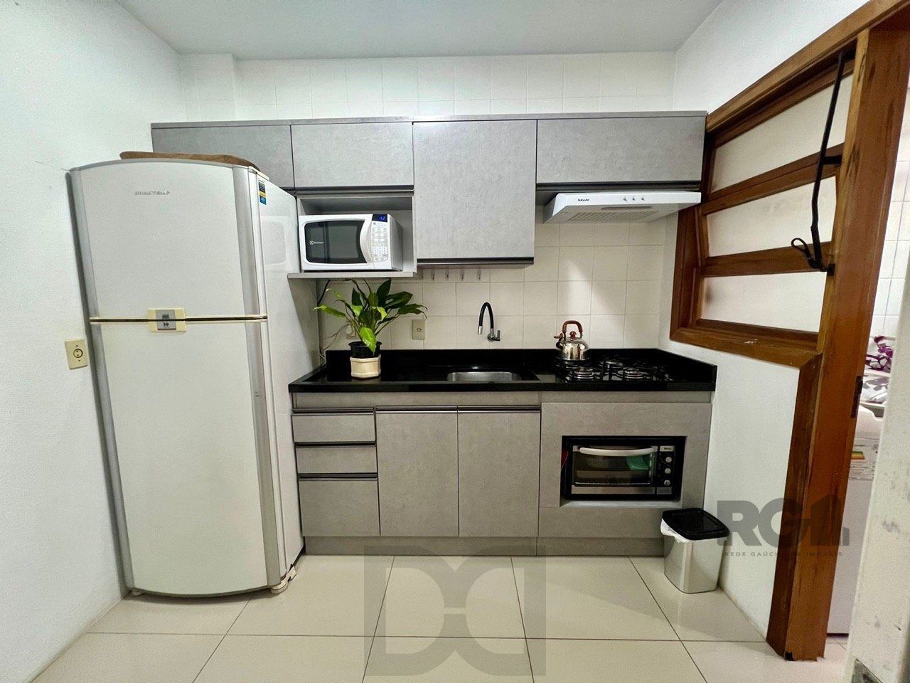 Apartamento 2 dormitórios mobiliado no bairro Partenon. — foto 10