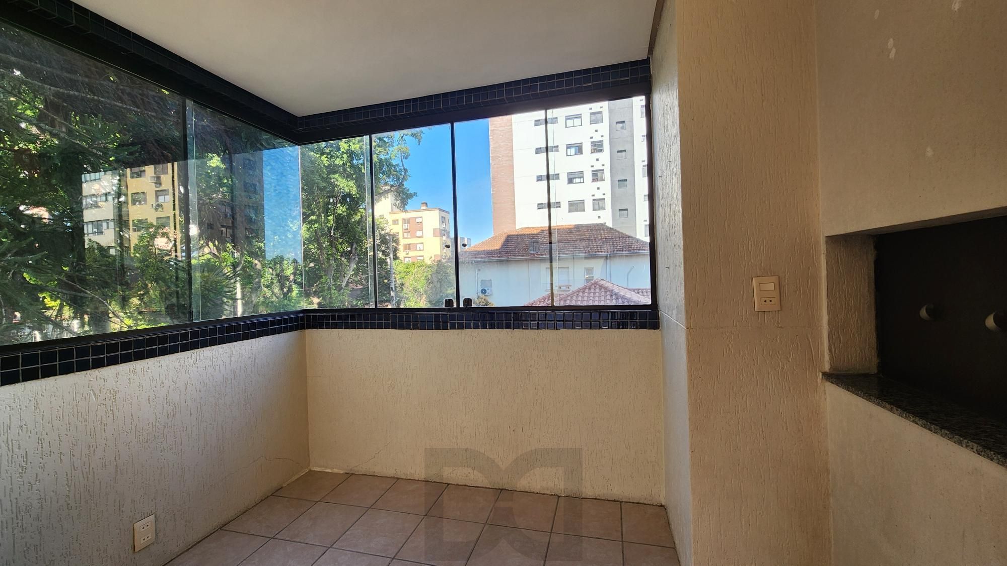 Apartamento de 103m² com 3 dormitórios, 1 suíte e 2 Vagas no Bairro Petrópolis — foto 4