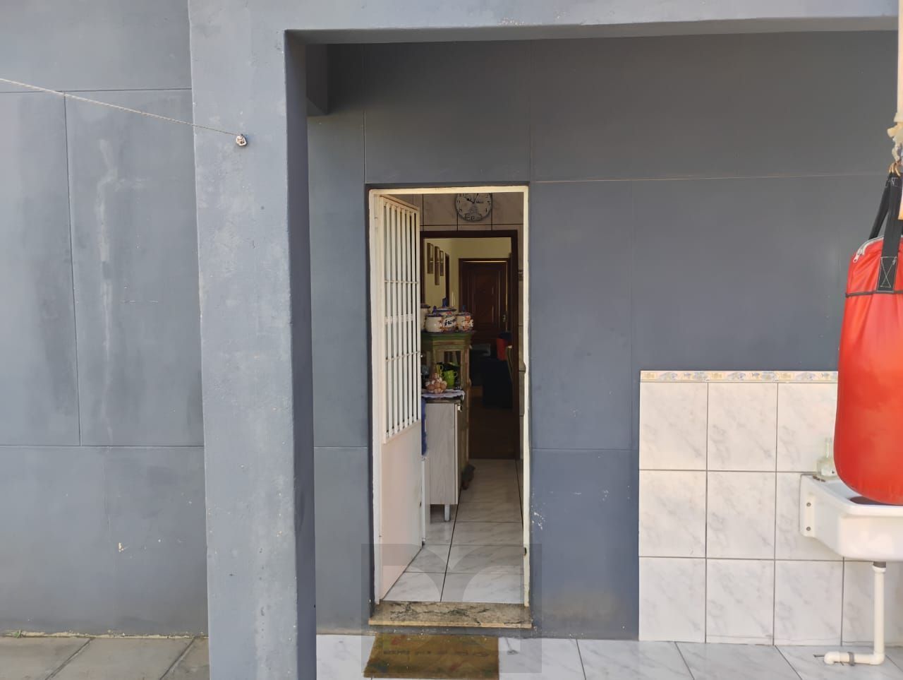Casa térrea 3 dormitórios, 2 vagas cobertas as demais descobertas bairro cristal — foto 7