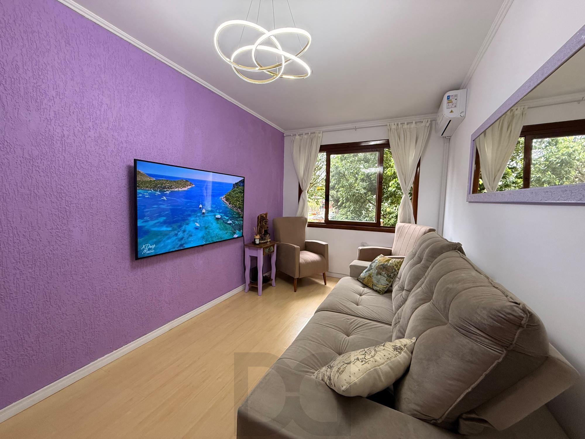 Apartamento com 02 quartos (01 suíte) e 01 vaga escriturada no Bairro Azenha — foto 1