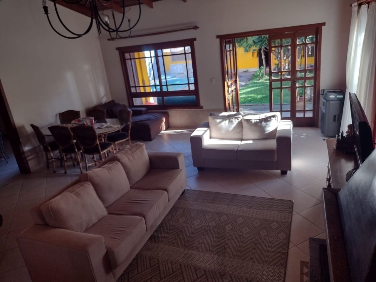 Casa para Venda - 693.6m², 5 dormitórios, sendo 3 suites, 4 vagas - Hípica — foto 2