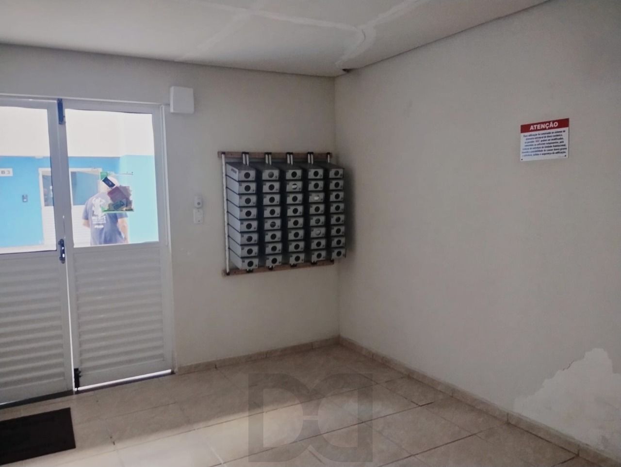 Apartamento de 2 dormitórios com vaga e portaria 24 horas ! — foto 4