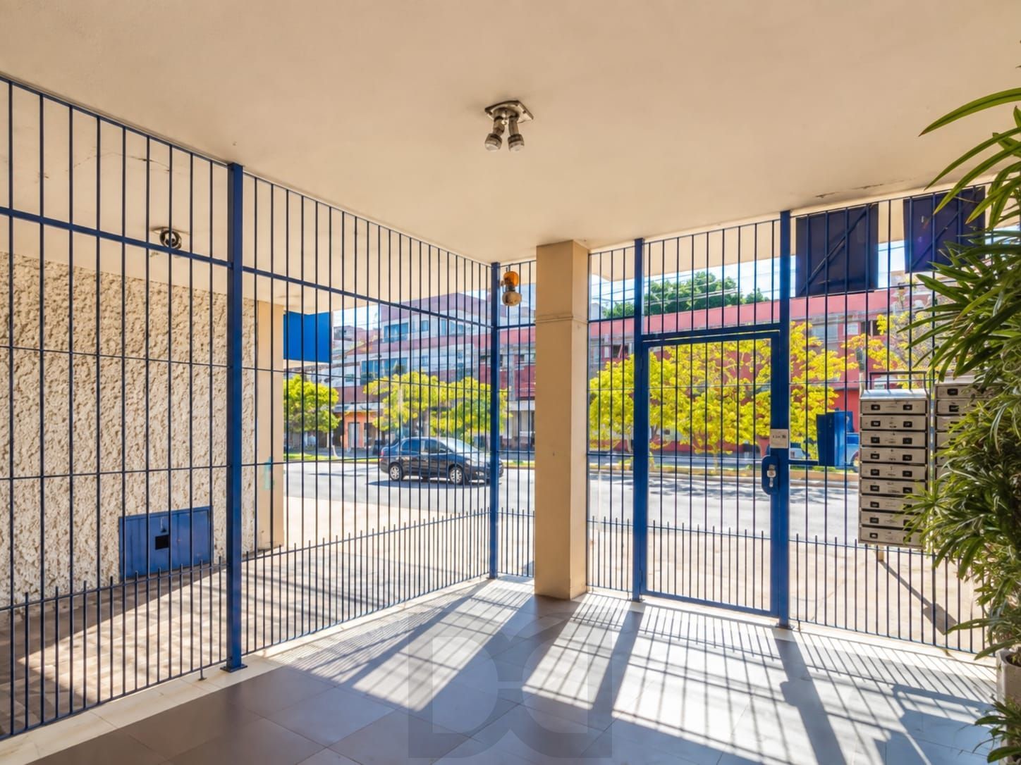 Apartamento com 02 quartos, 02 Banheiros no Bairro Partenon em Porto Alegre — foto 2
