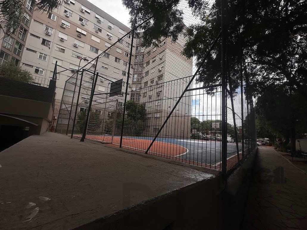 Apartamento a venda, dois dormitórios mobiliado no bairro Cristal. — foto 44