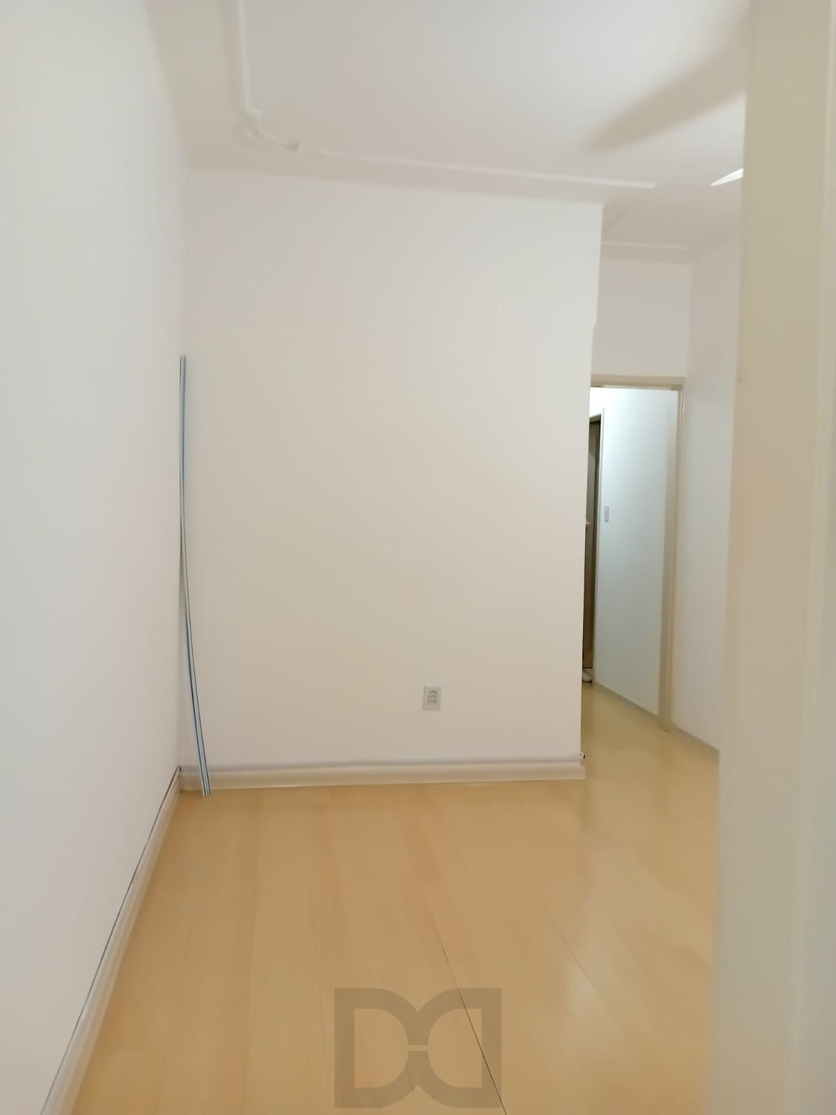 Apartamento 3 dormitórios, frente, sacada no bairro Santana - Porto Alegre - RS — foto 13