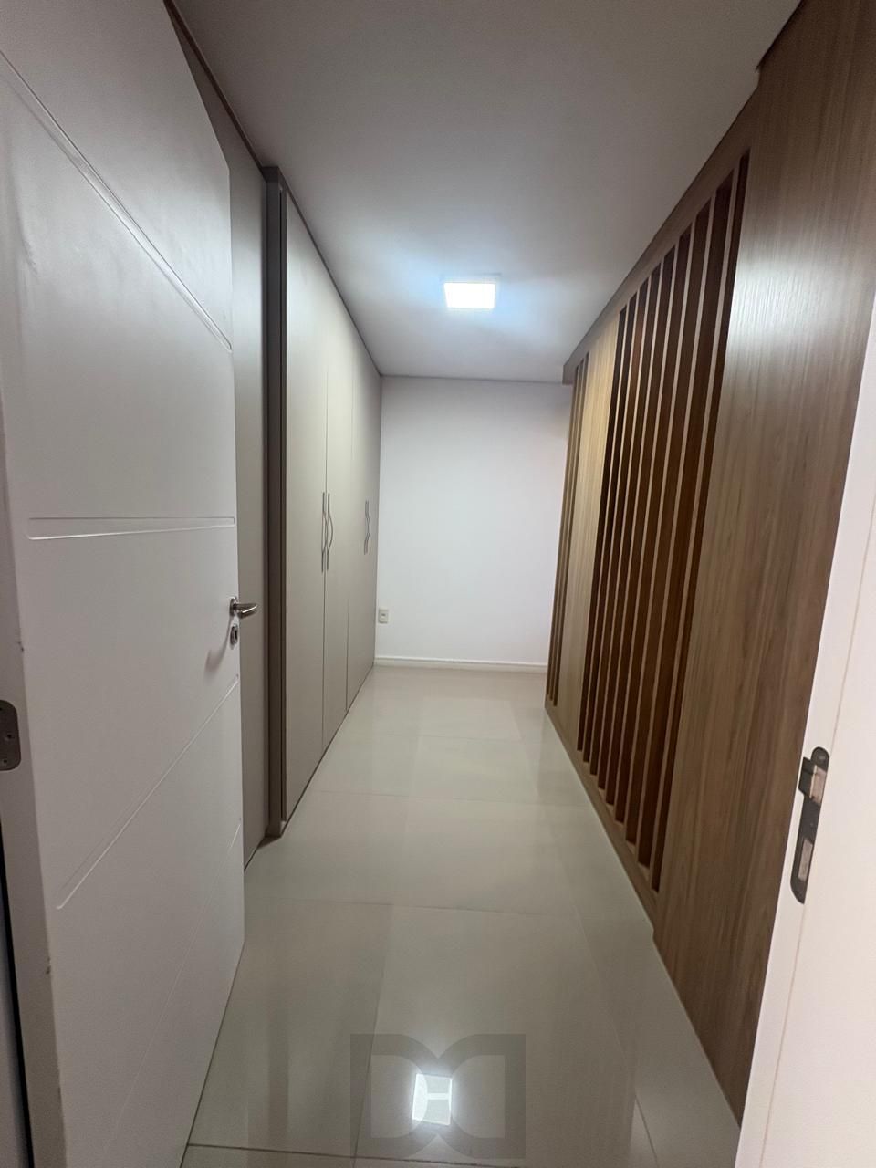 Apartamento à venda no Bairro Tristeza – Mobiliado. Lindo apartamento de 3 dormitórios, transformado em 2 dormitorios, sendo 1 suíte, com excelente distribuição dos ambientes. — foto 10
