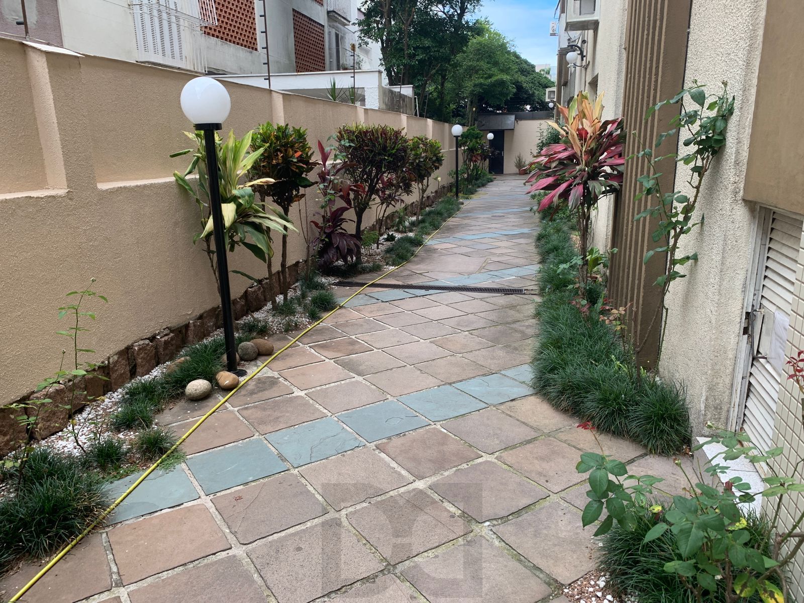 Apartamento 3 dormitórios com 2 banheiros e garagem no Menino Deus — foto 32