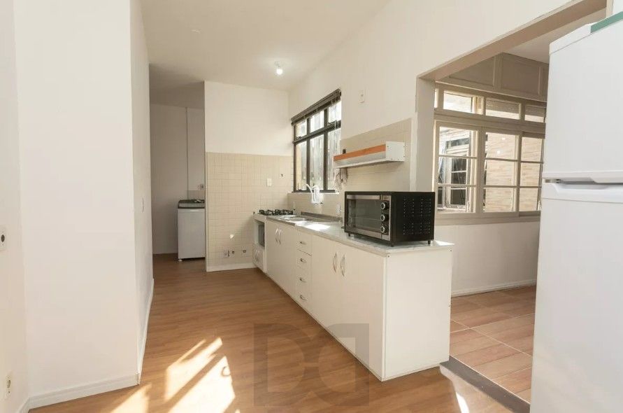 Amplo apartamento no Bairro Petrópolis com 2 vagas de garagem — foto 6