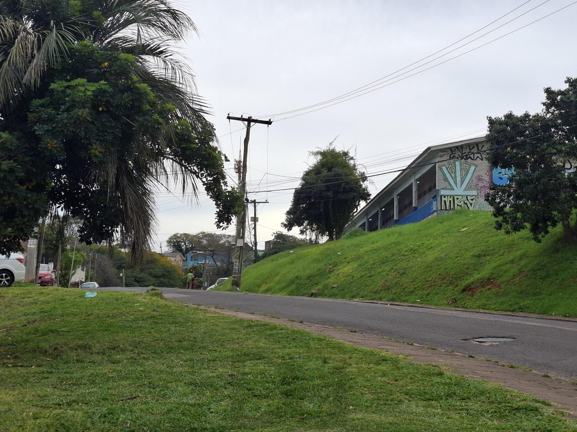 VENDE TERRENO ESCRITURADO COM EXCLUSIVIDADE NA CEFFER II - PRÓXIMO A ANTONIO DE CARVALHO. — foto 14