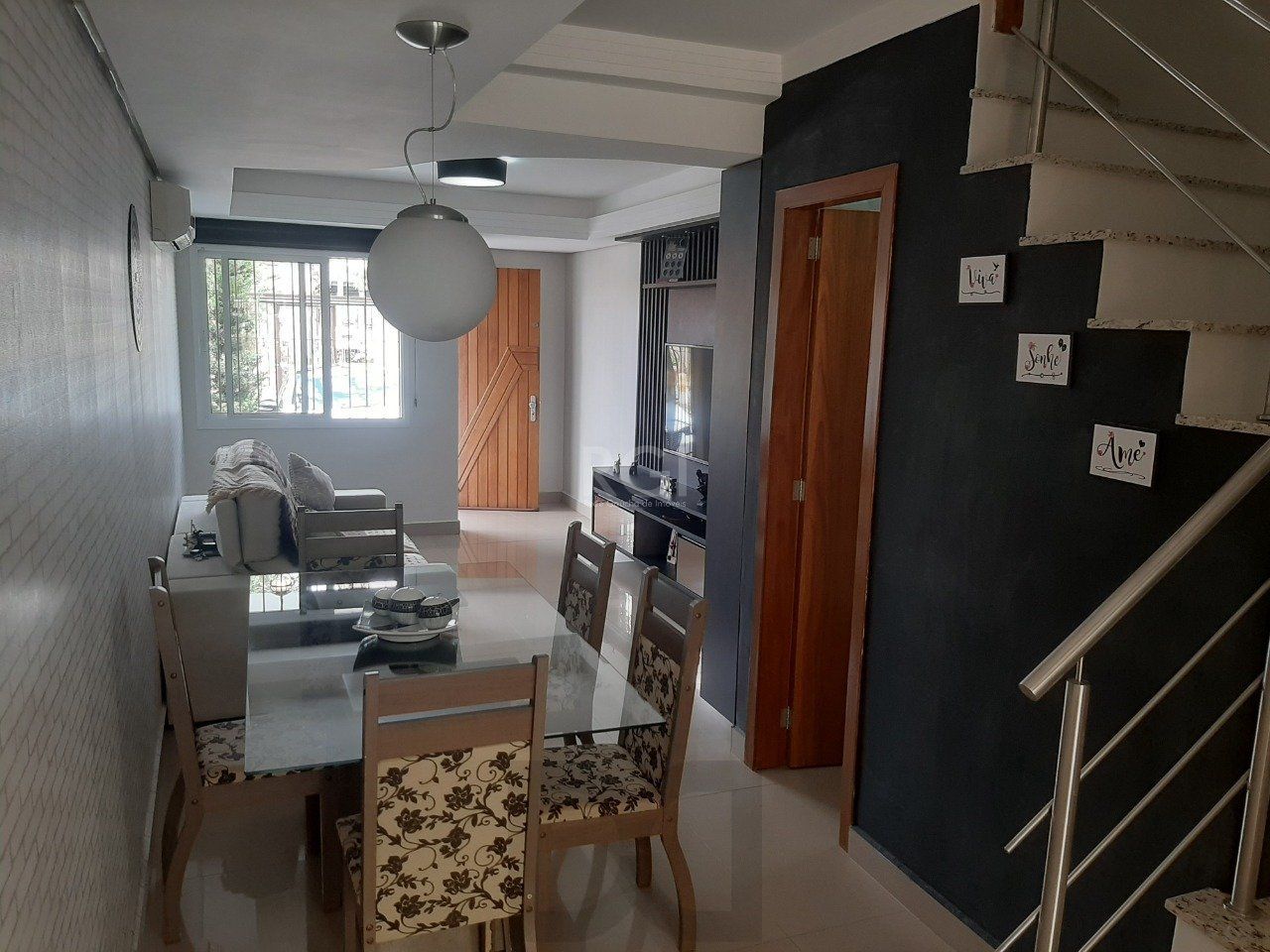 Casa com 2 quartos, 2 suítes, varanda, vaga, no bairro Aberta dos Morros, Poa/RS — foto 1