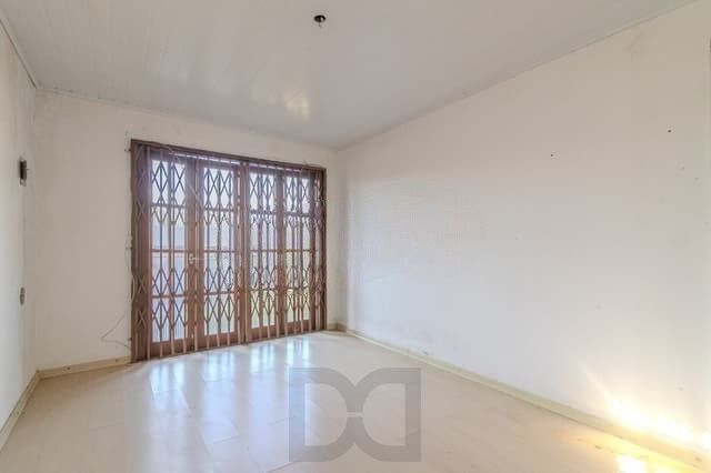 Casa com 04 quartos no Bairro : Partenon em Porto Alegre/RS — foto 13