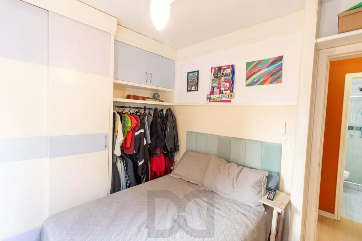 Apartamento 02 dormitórios - sacada com churrasqueira peças amplas em Tradicional condomínio no Bairro Cavalhada - 01 vaga escriturada — foto 15