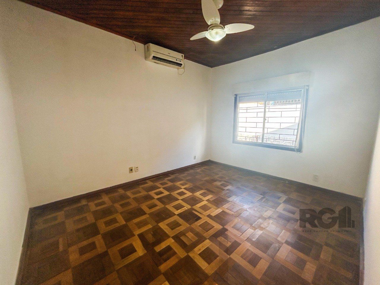 Casa 03 quartos, peças amplas, 03 dormitórios, salão de festas -3 vagas - Cavalhada — foto 19