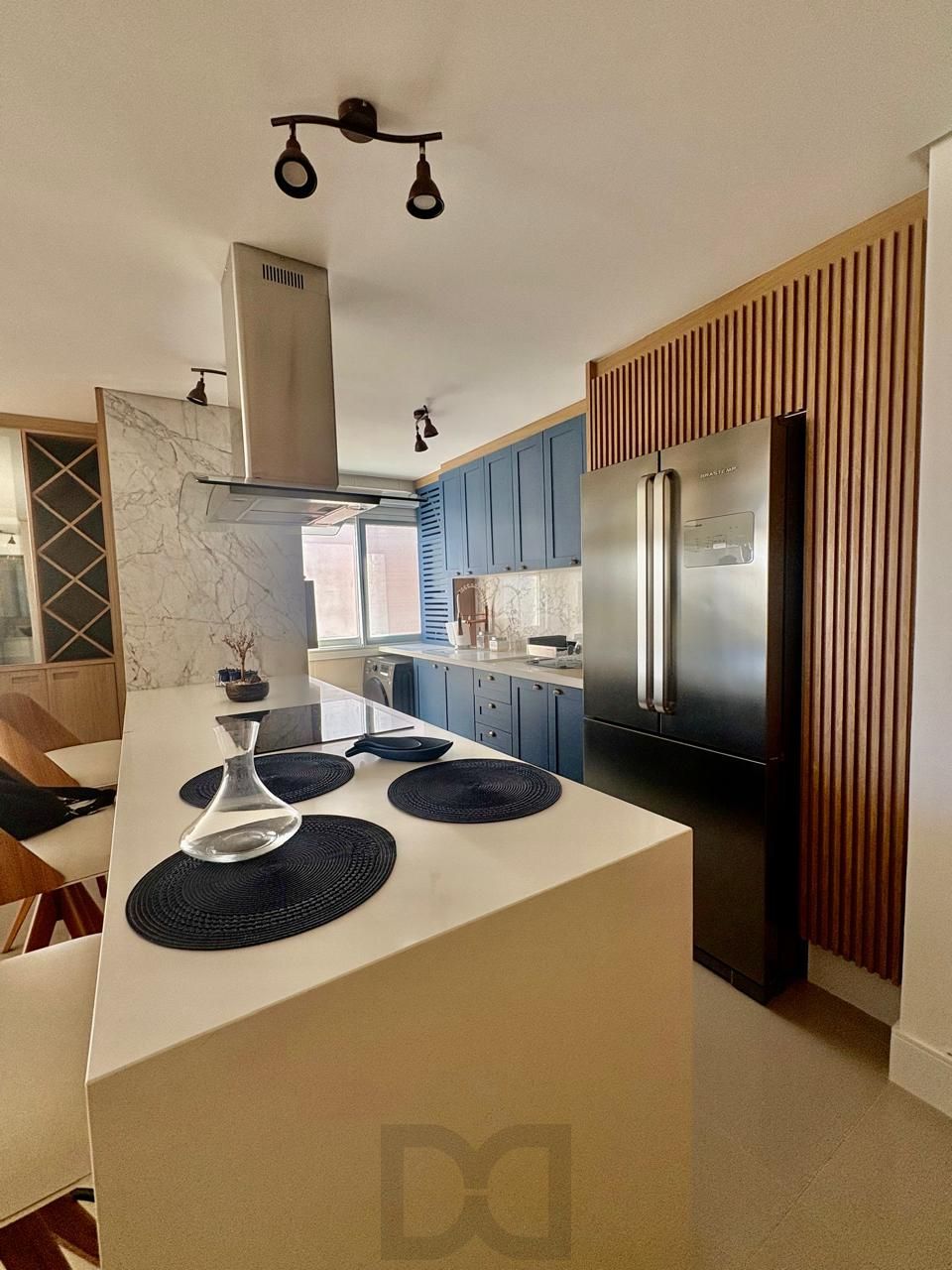 Apartamento à venda no Bairro Tristeza – Mobiliado. Lindo apartamento de 3 dormitórios, transformado em 2 dormitorios, sendo 1 suíte, com excelente distribuição dos ambientes. — foto 5