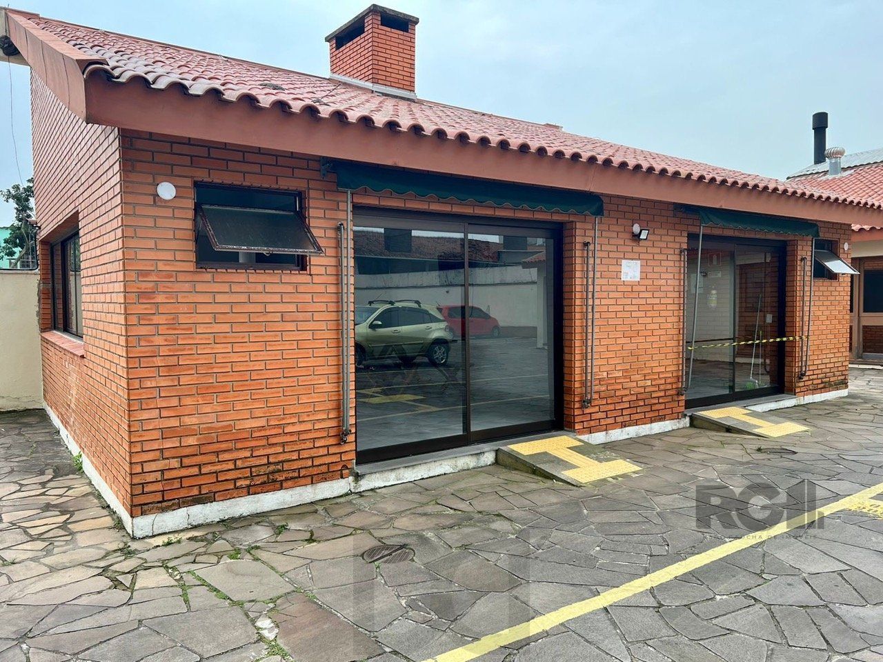 Apartamento 2 dormitórios mobiliado no bairro Partenon. — foto 22