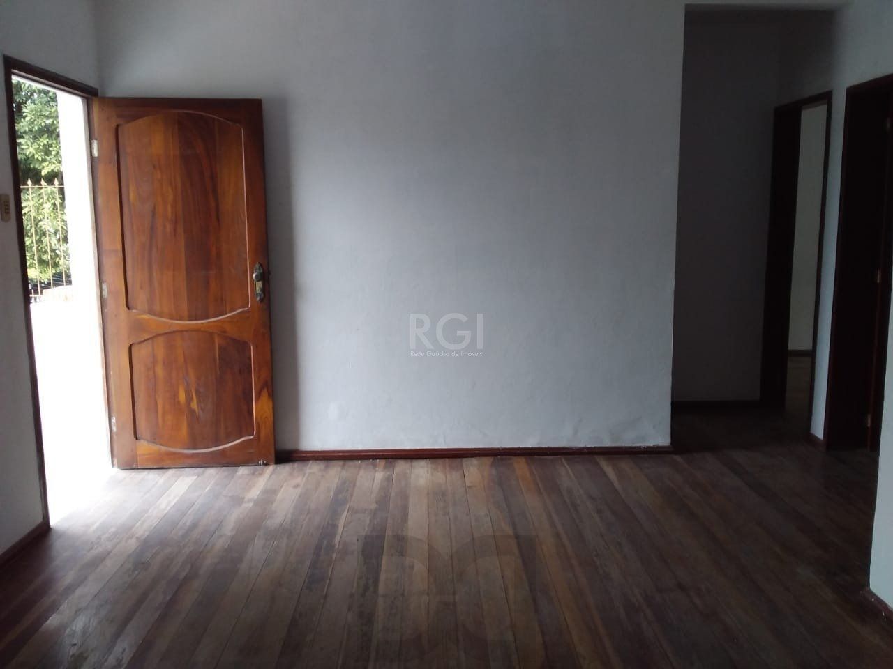Casa 3 dormitórios, sendo 1 suites, 2 vagas - Medianeira, Porto Alegre/RS — foto 2