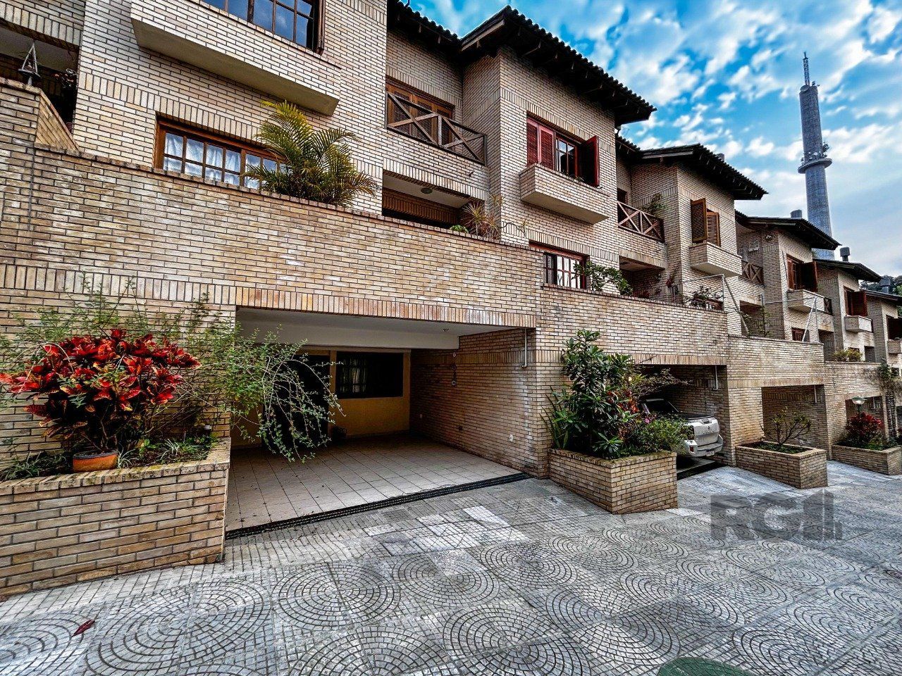 casa em condominio, com 1 suíte, 2 vagas, lareira, churrasqueira, infra completa — foto 1