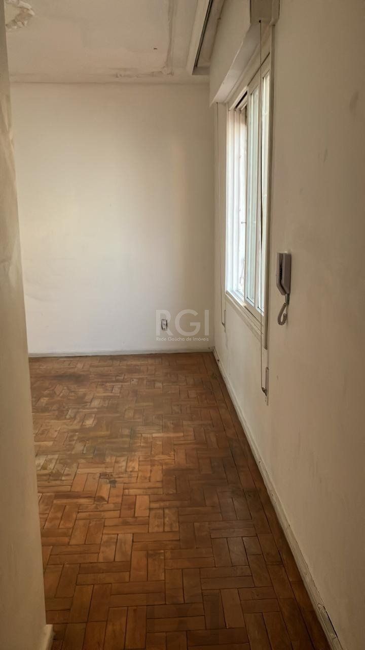 Apartamento de 2 dormitórios no bairro Passo d´Areia — foto 9