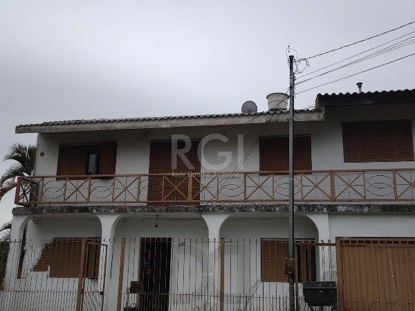 Casa 3 dormitórios, sendo 1 suites, 2 vagas - Medianeira, Porto Alegre/RS — foto 1