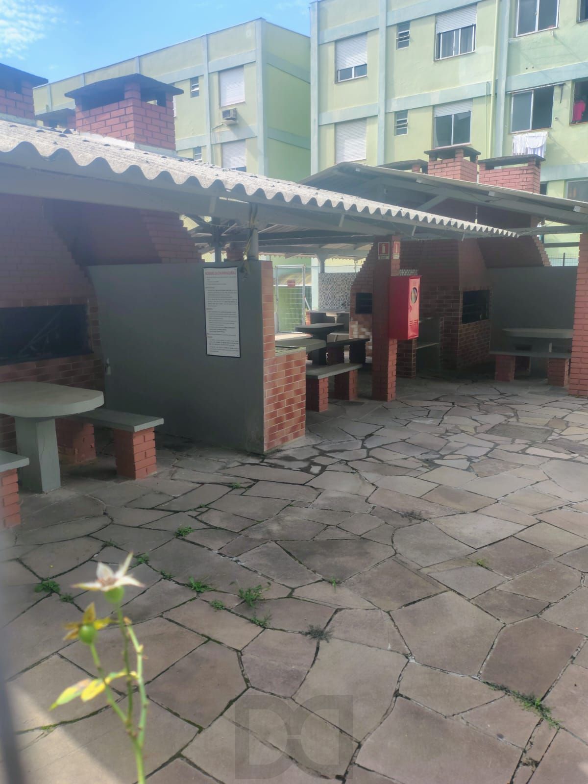 Apartamento de 2 dormitórios , portaria , salão de festas com churrsaqueira ! — foto 25