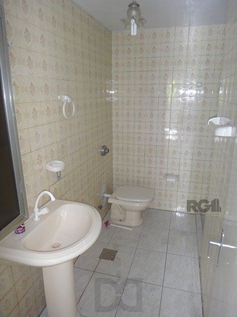 APTO 02 DORMITÓRIOS AMPLAS PEÇAS - 01 VAGA ESCRITURADA NO BAIRRO TRISTEZA — foto 14