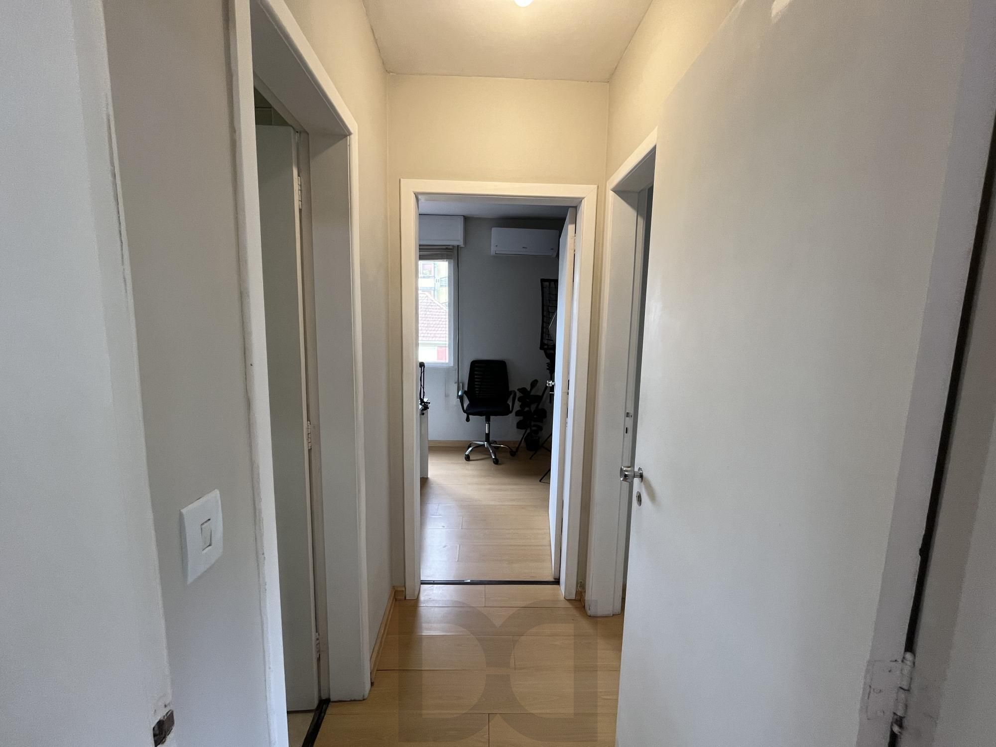 Apartamento com 02 quartos no Bairro Passo da Areia, Porto Alegre — foto 11