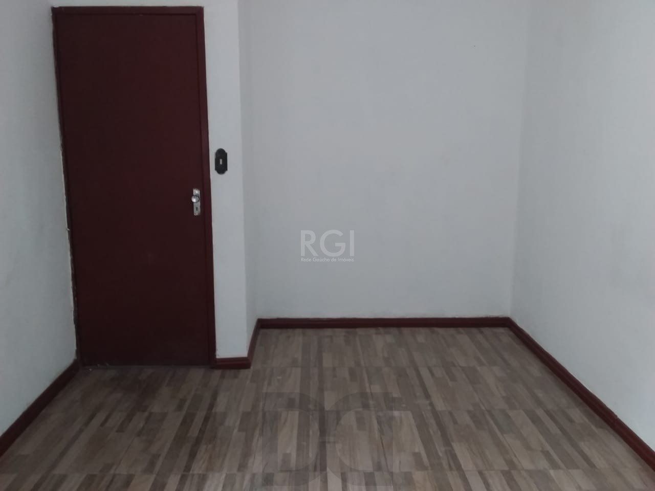 Casa 3 dormitórios, sendo 1 suites, 2 vagas - Medianeira, Porto Alegre/RS — foto 4