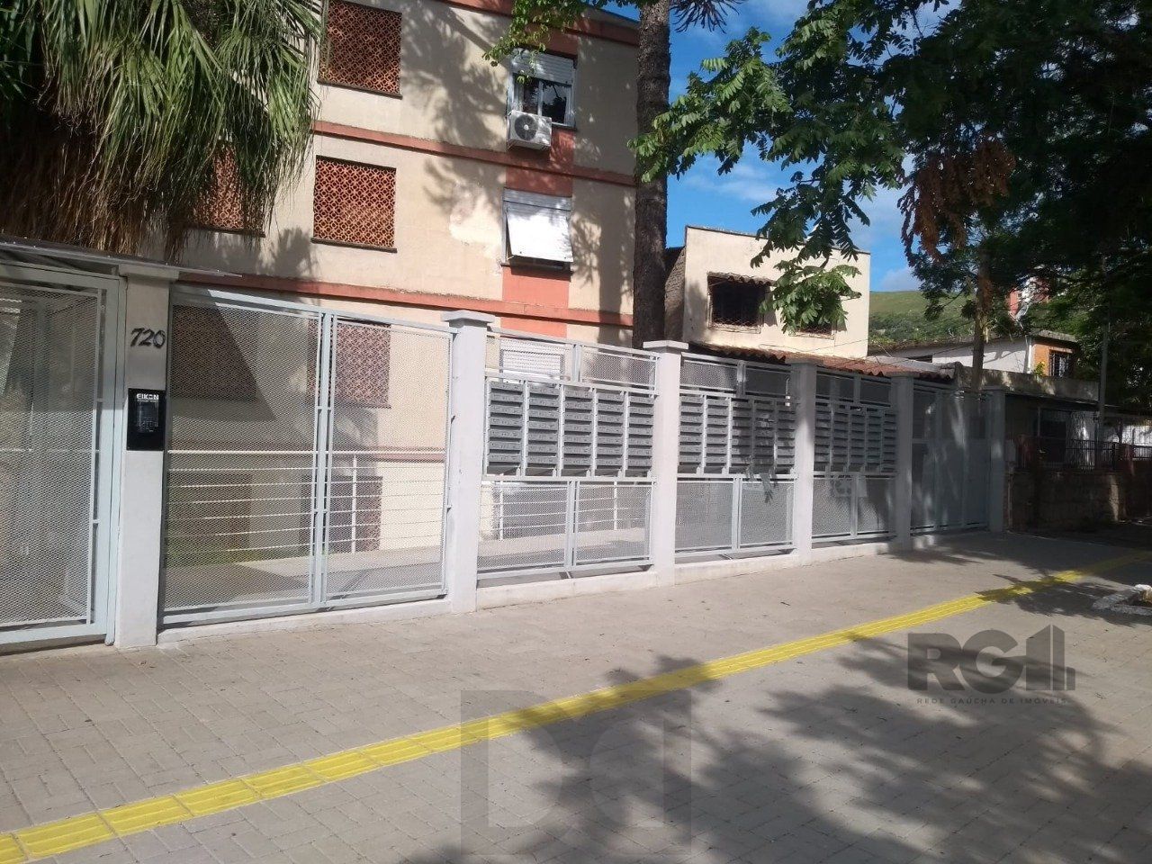 Apartamento 2 dormitórios, 1 vaga de garagem, no bairro Glória, Porto Alegre/RS — foto 3
