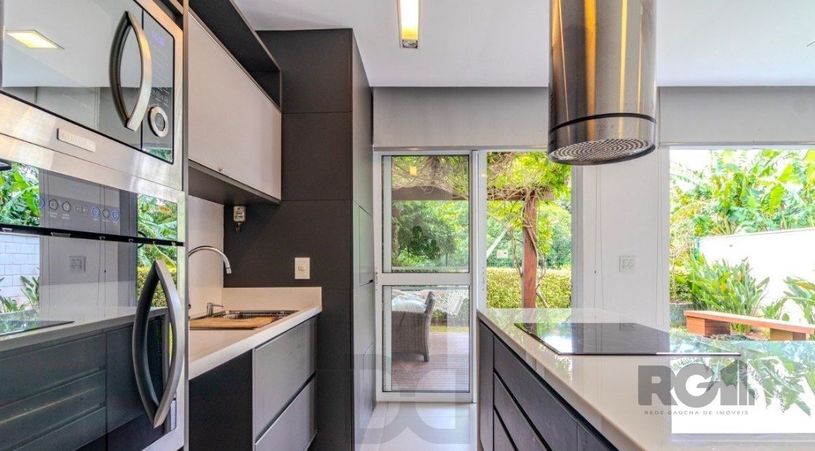 Casa em Condomínio com 04 Quartos - 4 vagas, 200,36 m² de área privativa - LOMBA DO PINHEIRO — foto 5