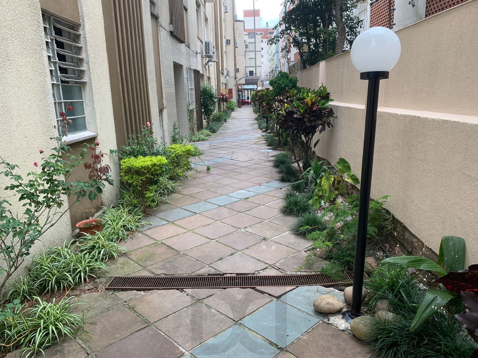 Apartamento 3 dormitórios com 2 banheiros e garagem no Menino Deus — foto 31