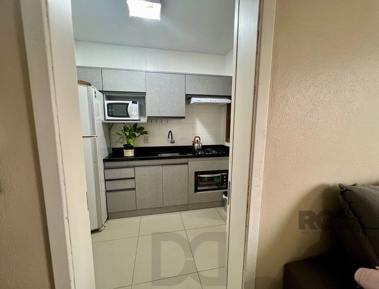 Apartamento 2 dormitórios mobiliado no bairro Partenon. — foto 7