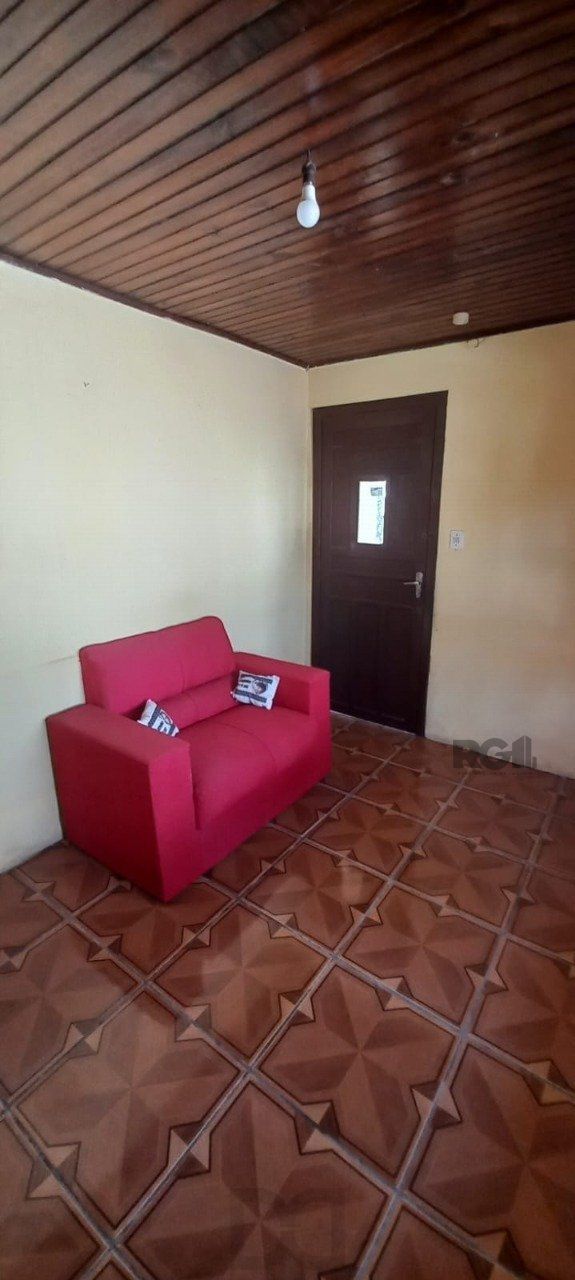 Oportunidade na zona sul, terreno com duas casas, 03 dormitórios e cozinha com churrasqueira. — foto 2
