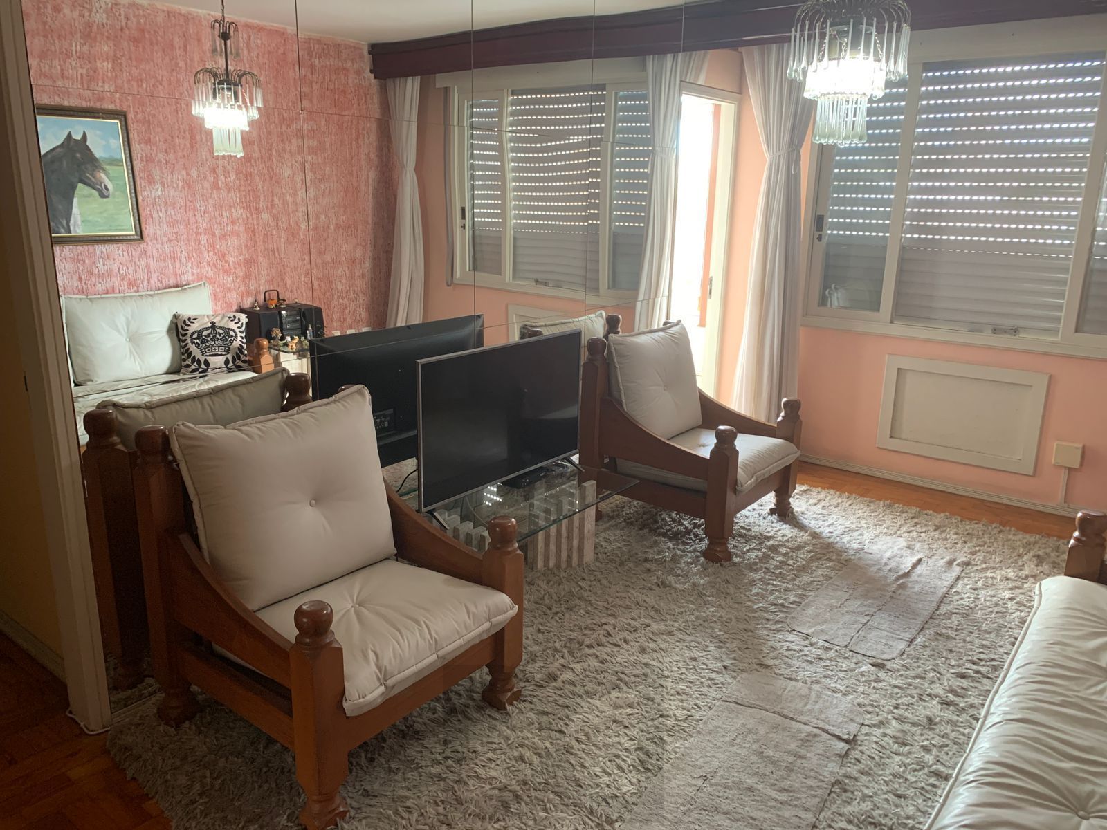Apartamento 3 dormitórios com 2 banheiros e garagem no Menino Deus — foto 1