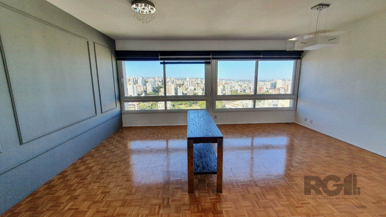 Apartamento com 4 quartos, vaga de garagem, no bairro Moinhos de Vento, Poa/RS — foto 8