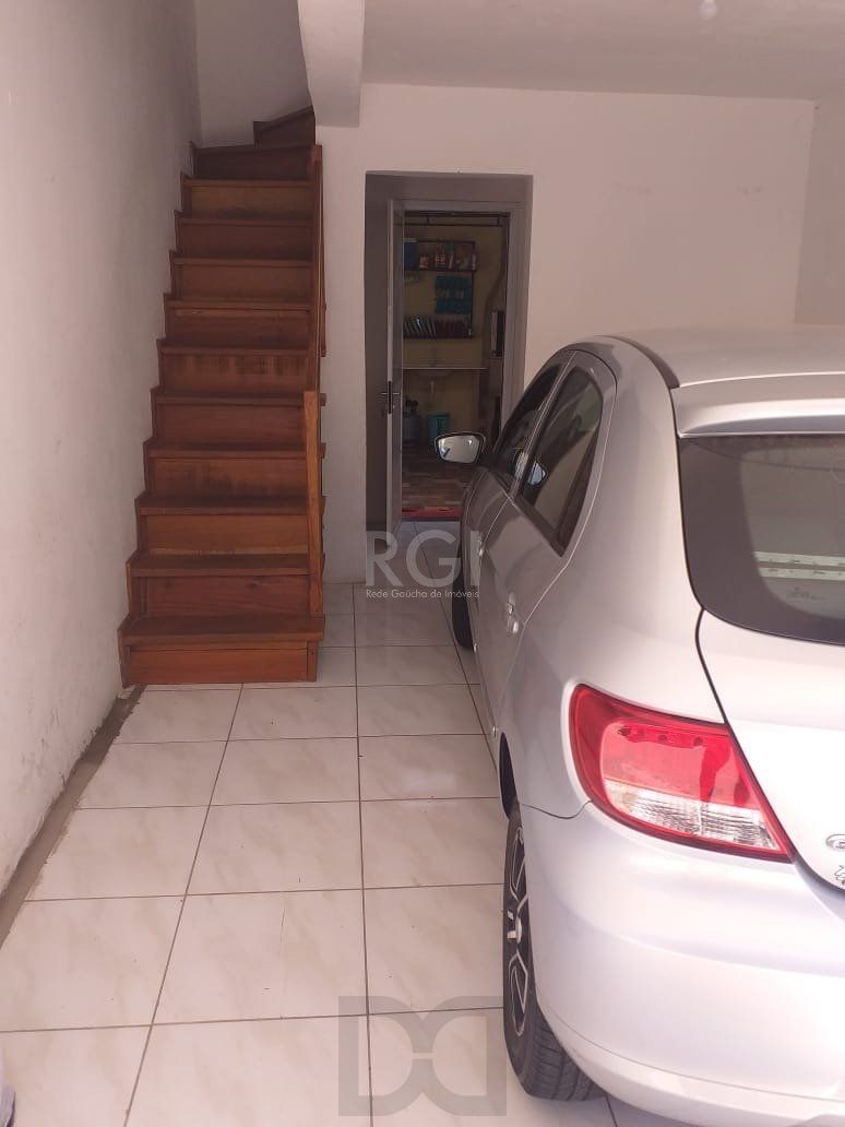 Casa com 2 quartos, banheiro, área de serviço, cozinha, vaga de garagem, no bairro Aberta dos Morros/RS — foto 2