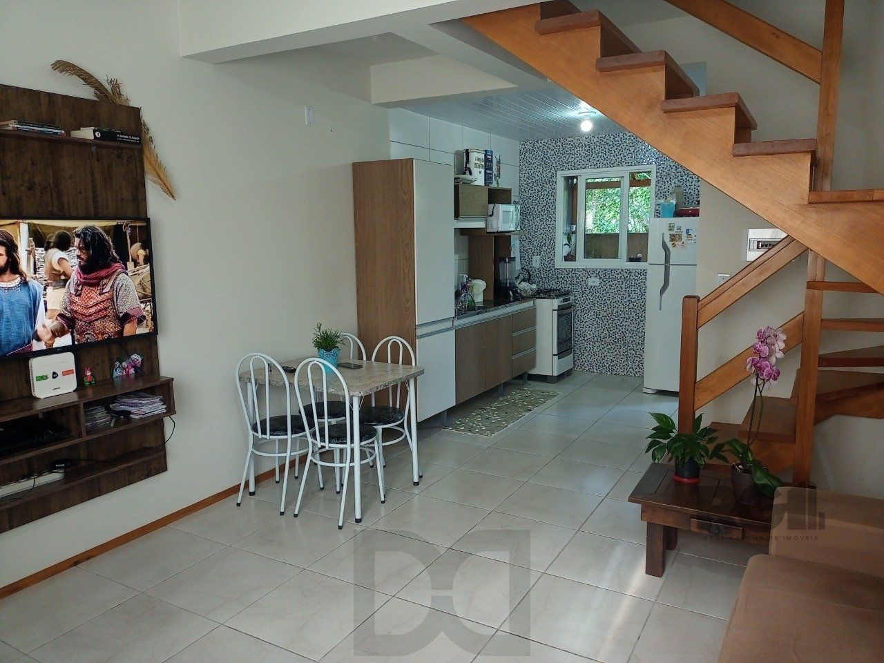 Casa em condomínio, 2 dormitórios, 1 vaga, na Restinga, Porto Alegre/RS — foto 1